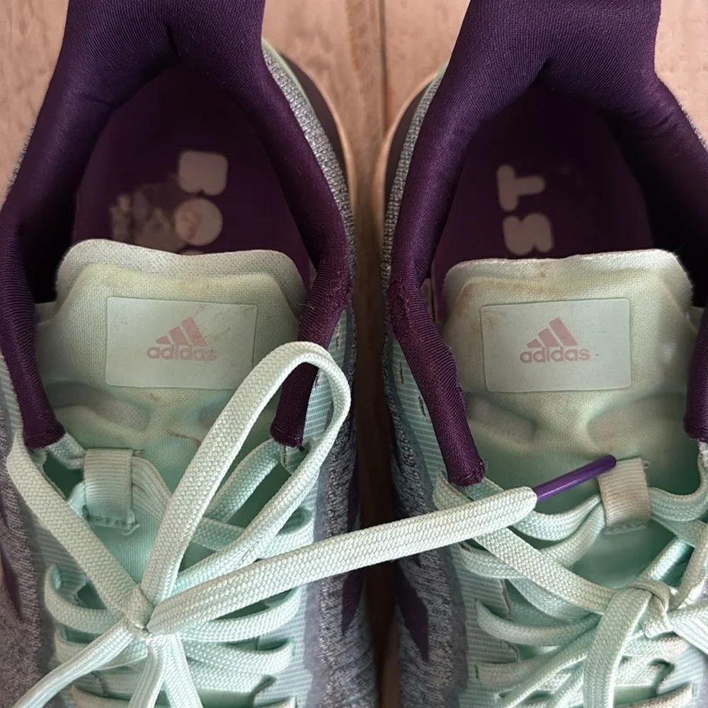 Sneakers - Picture 4 of 7